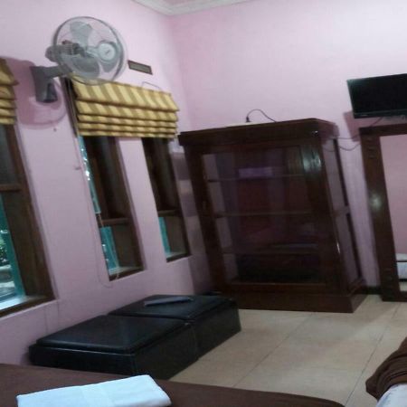 Seventeen Homestay Бандунг Экстерьер фото