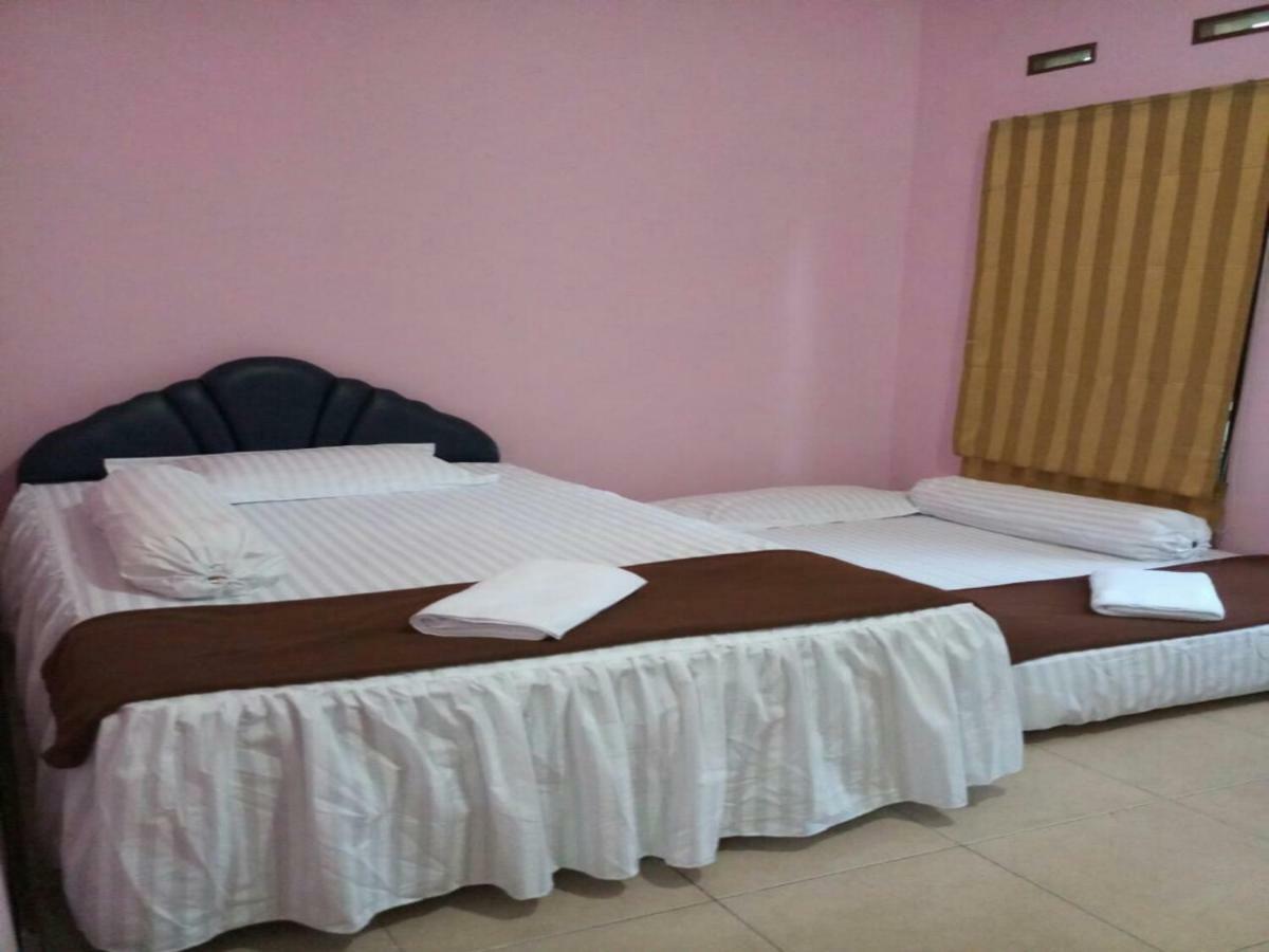 Seventeen Homestay Бандунг Экстерьер фото